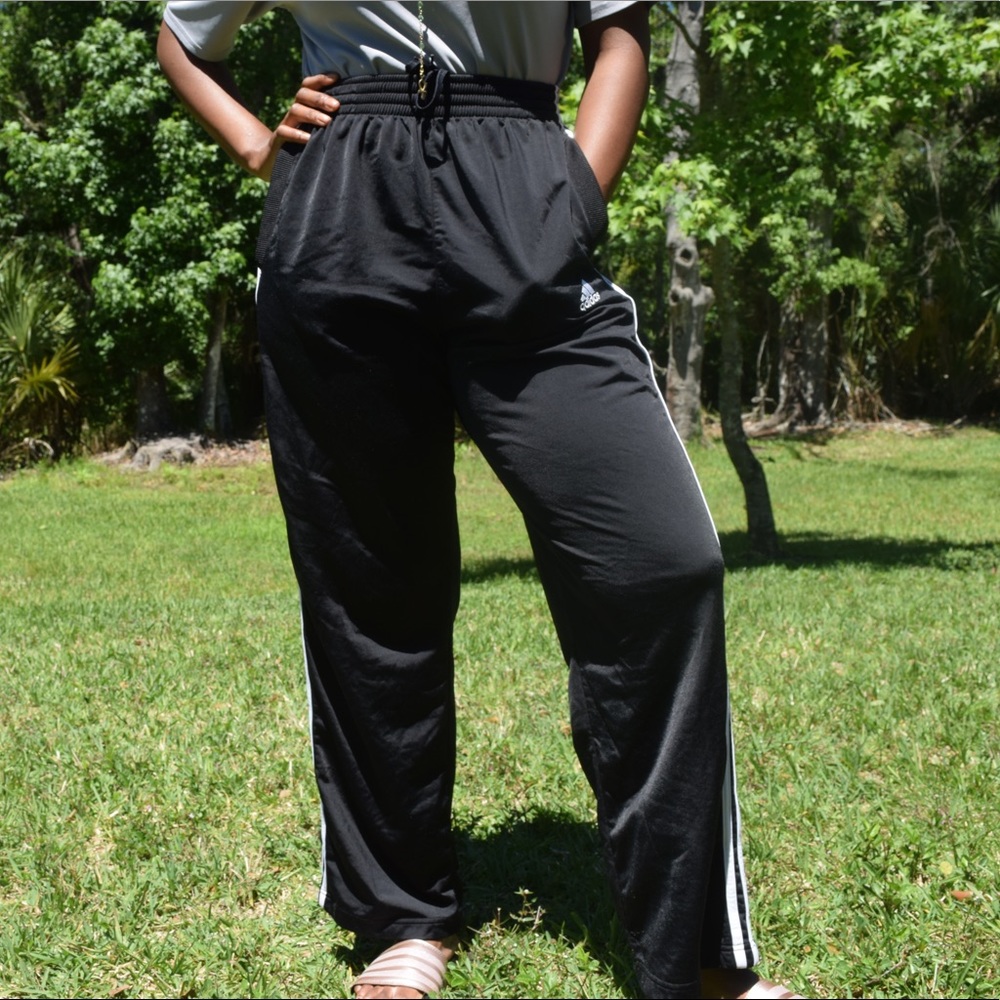 Classic Woman’s Adidas Pants Size Medium - Picture 4 of 7